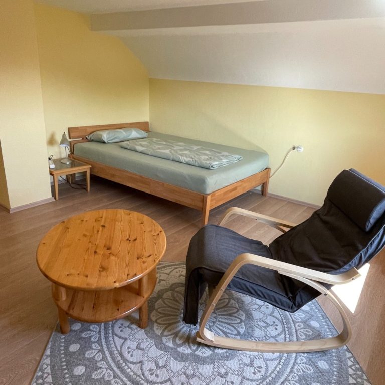 Das kleine Schlafzimmer im Dachgeschoss