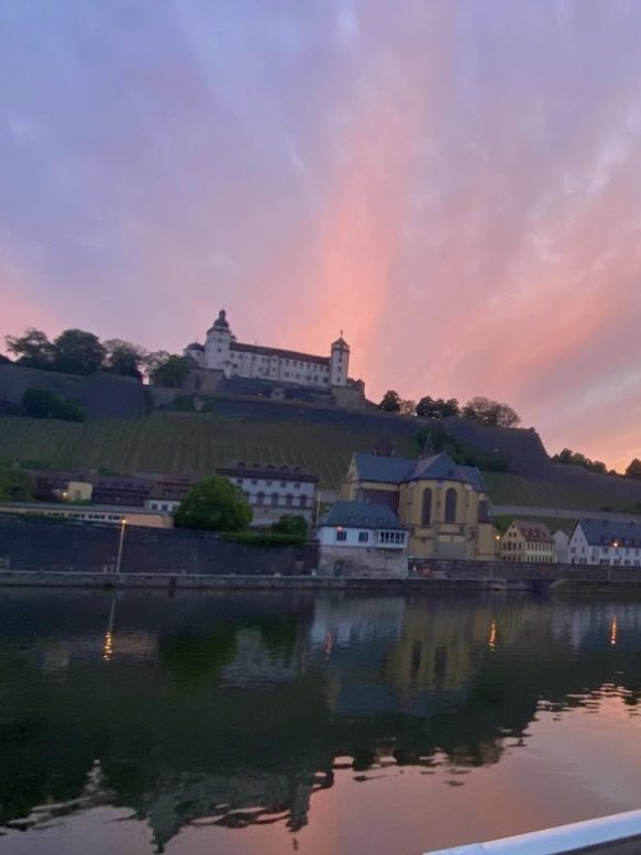 Die Festung Marienberg in Würzburg, vom Main aus fotografiert